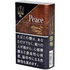 Enclave雪茄的精致包装与诱人烟雾，展现了品质与享受的和谐之美