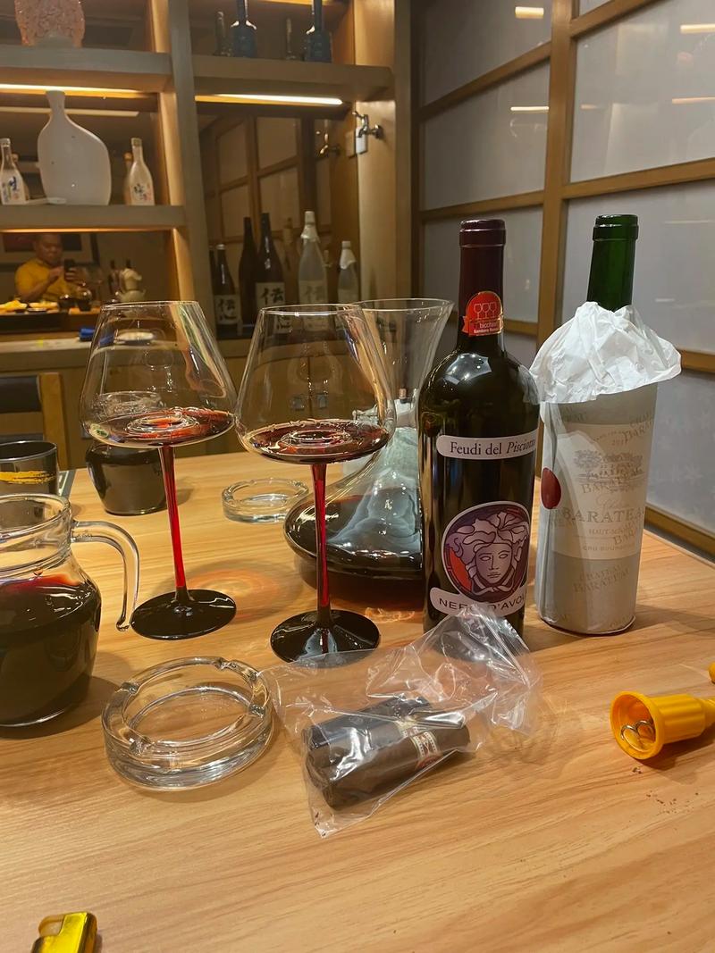 济州岛宁静的海岸线，配以雪茄的优雅氛围