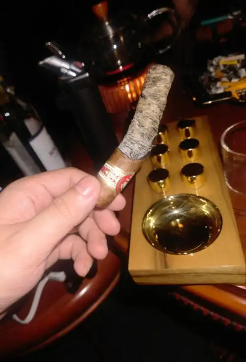 Cohiba雪茄典型包装及展示