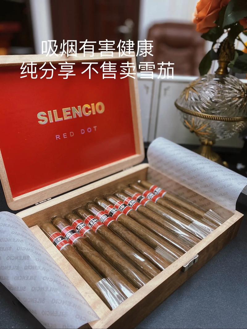 手工卷制雪茄的工艺展示