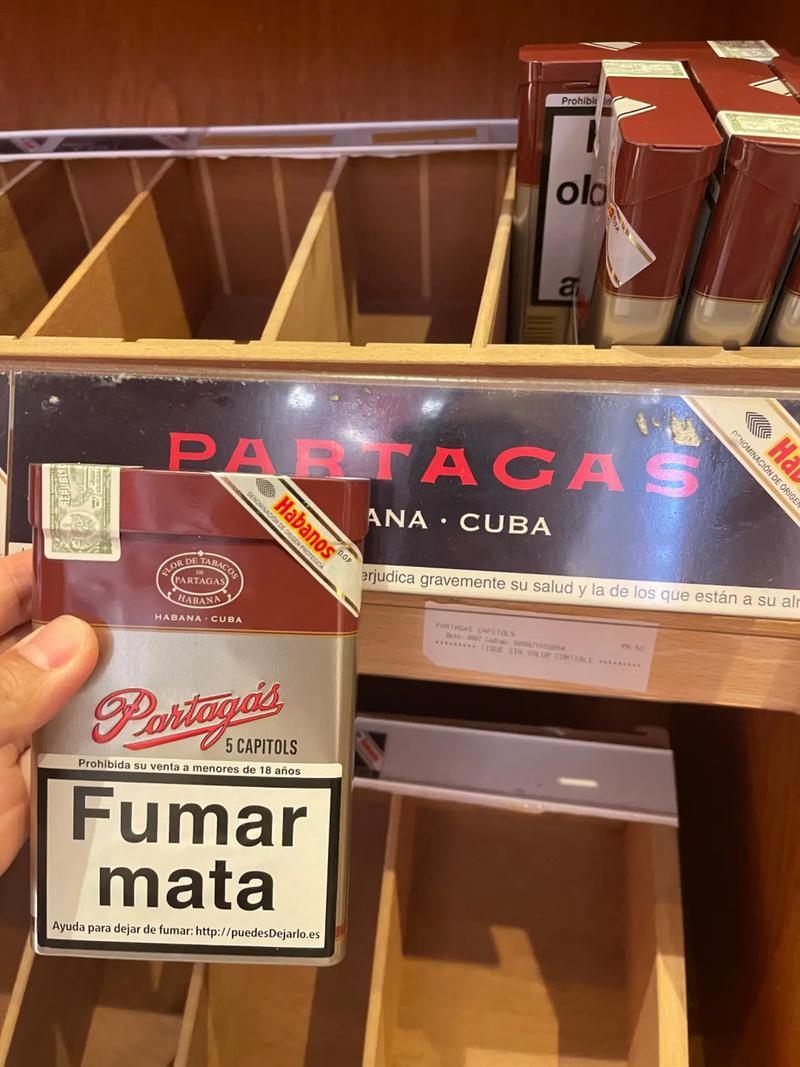 雪茄大师手工制作过程