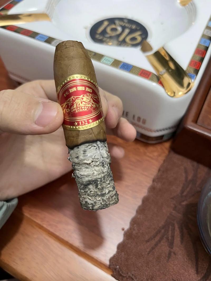 高端雪茄与高尔夫挥杆的完美结合